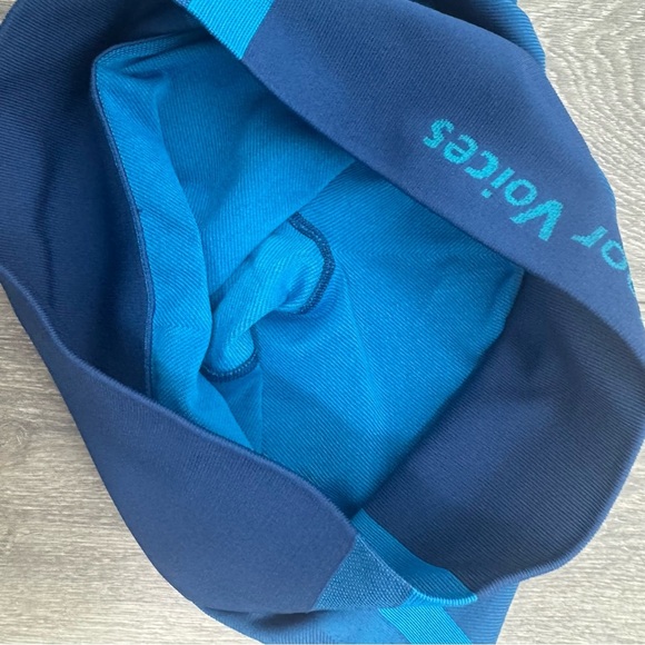 Outdoor Voices Womens Textured Biker Shorts in Blue 4.5” Size Large - Picture 4 of 9